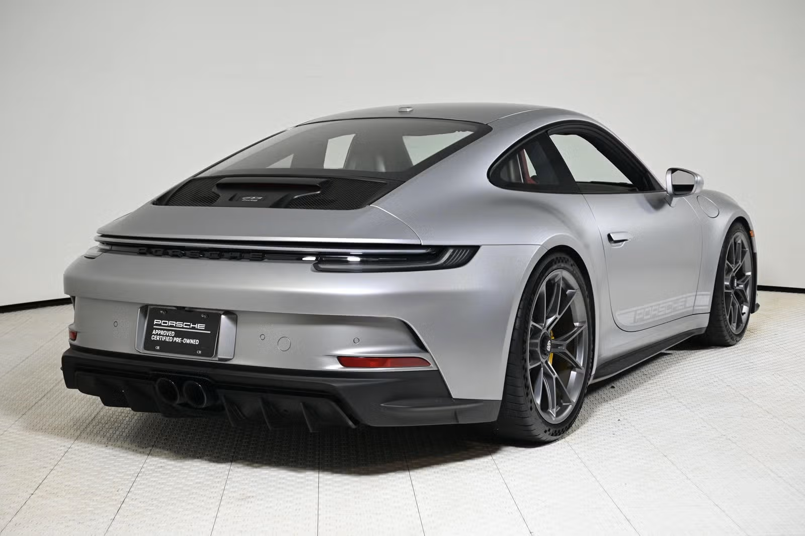 Rear three-quarter view, alternate angle